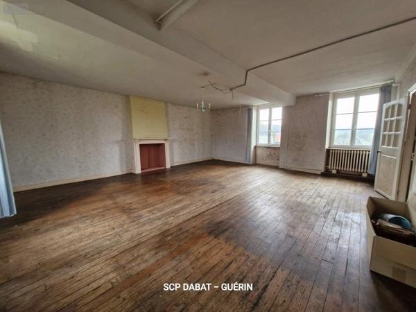 Propriete à vendre à Domfront-en-Poiraie dans l'Orne (61700), ref : 8351