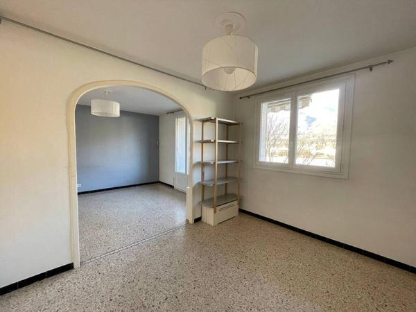 LE PONT-DE-CLAIX - APPARTEMENT T3