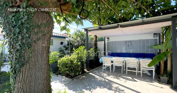 MAISON DE VILLE ET DÉPENDANCES