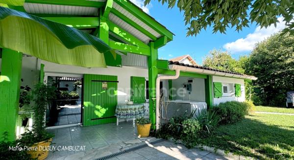 MAISON DE VILLE ET DÉPENDANCES