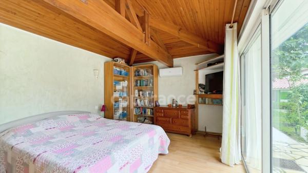 MAISON DE VILLE ET DÉPENDANCES