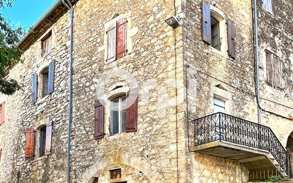 Maison à vendre    6 pièces •  Vallon-Pont-d'Arc