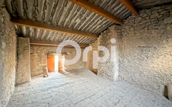 Maison à vendre    6 pièces •  Vallon-Pont-d'Arc