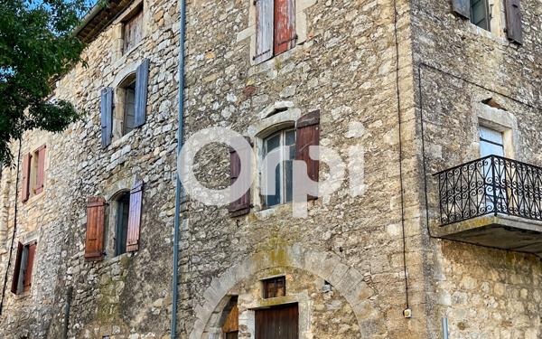 Maison à vendre    6 pièces •  Vallon-Pont-d'Arc