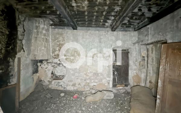 Maison à vendre    6 pièces •  Vallon-Pont-d'Arc