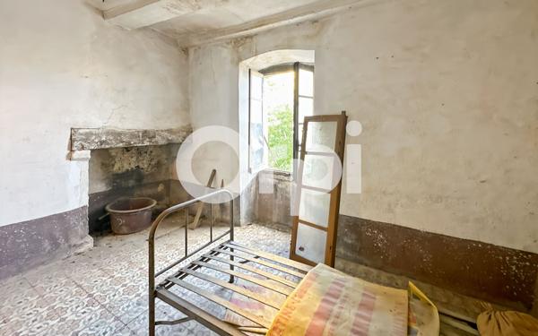 Maison à vendre    6 pièces •  Vallon-Pont-d'Arc