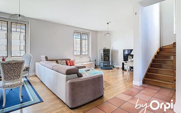 Maison à vendre    7 pièces • 182,38 m2 Marcillat-en-Combraille