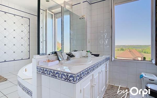 Maison à vendre    7 pièces • 182,38 m2 Marcillat-en-Combraille