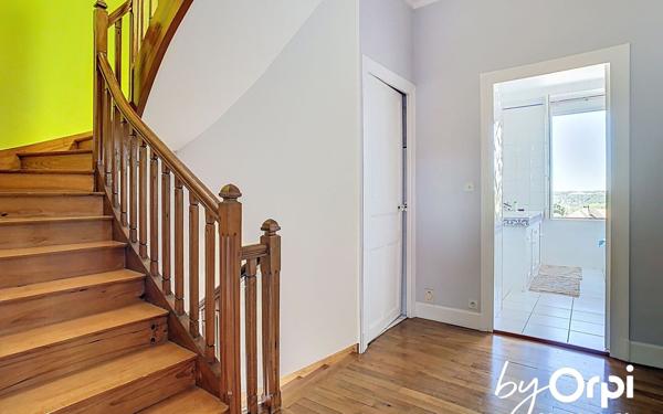 Maison à vendre    7 pièces • 182,38 m2 Marcillat-en-Combraille