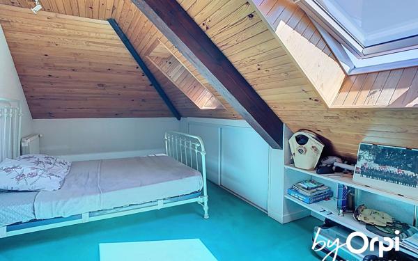 Maison à vendre    7 pièces • 182,38 m2 Marcillat-en-Combraille