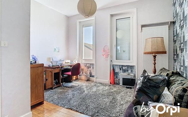Maison à vendre    7 pièces • 182,38 m2 Marcillat-en-Combraille
