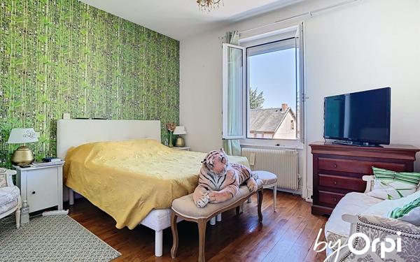 Maison à vendre    7 pièces • 182,38 m2 Marcillat-en-Combraille