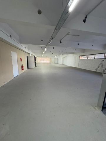 A Vendre Local Commercial de 1833 m²