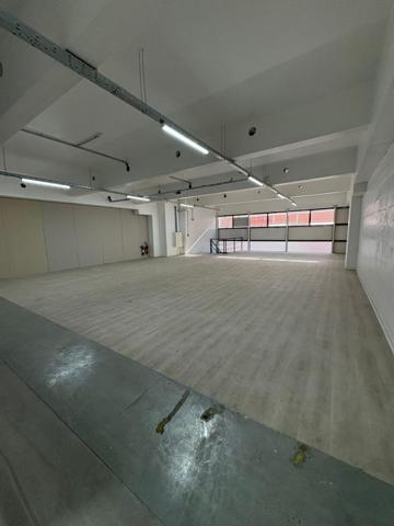 A Vendre Local Commercial de 1833 m²