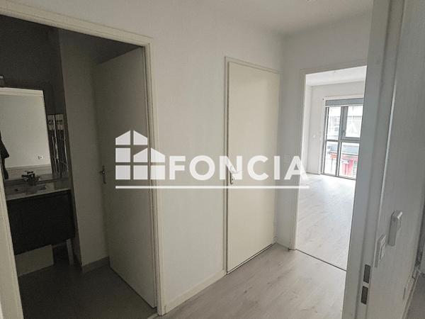 Location Appartement 2 pièces 47.78 m² - RUE LUCIEN FAURE Bordeaux 33000