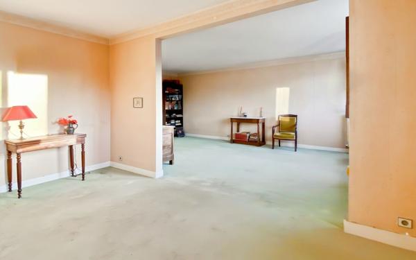 Appartement à vendre    4 pièces • 96,06 m2 Versailles
