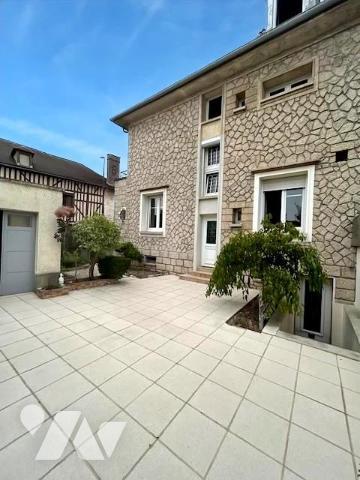 BELLE MAISON DE CARACTERE