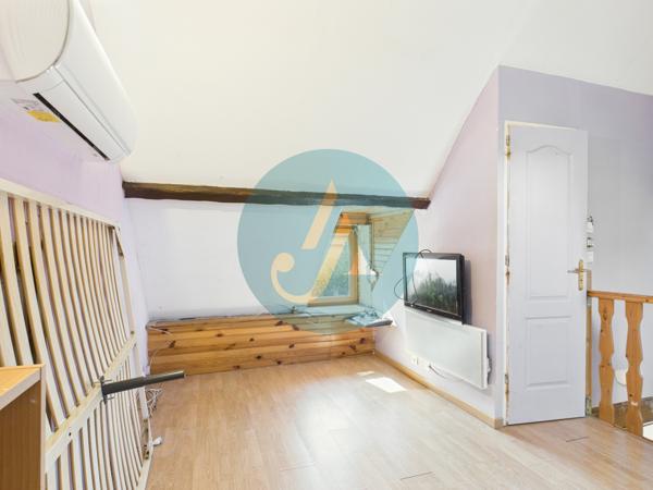 Prémery (58700) Longère avec 1 chambre sur beau terrain proche rivière