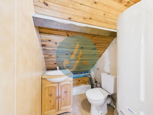 Prémery (58700) Longère avec 1 chambre sur beau terrain proche rivière