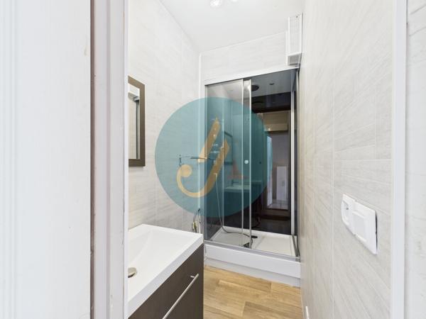 Prémery (58700) Longère avec 1 chambre sur beau terrain proche rivière