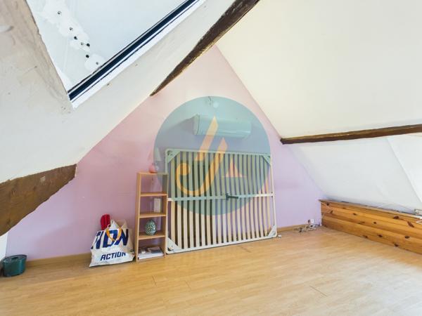 Prémery (58700) Longère avec 1 chambre sur beau terrain proche rivière