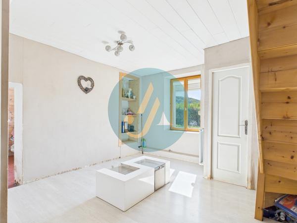 Prémery (58700) Longère avec 1 chambre sur beau terrain proche rivière