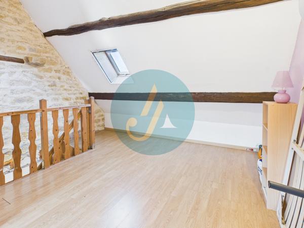 Prémery (58700) Longère avec 1 chambre sur beau terrain proche rivière