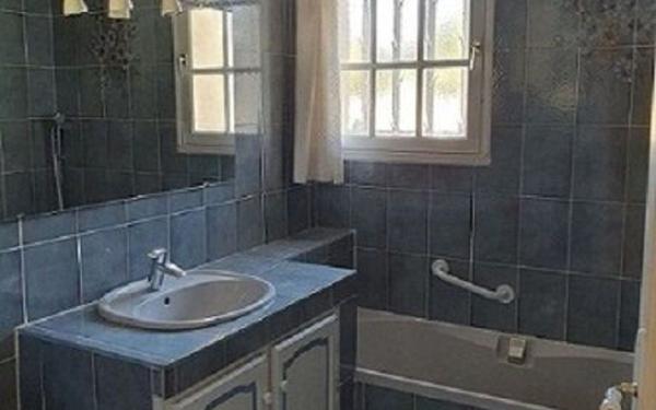 Maison à louer    5 pièces •  Aups