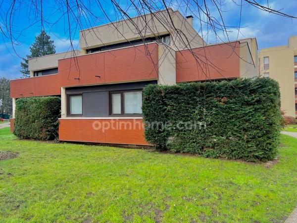 Maison 6 pièces 4/5 chambres, une place de parking, terrasses