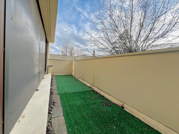 Maison 6 pièces 4/5 chambres, une place de parking, terrasses