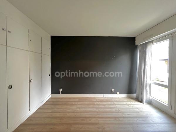 Maison 6 pièces 4/5 chambres, une place de parking, terrasses