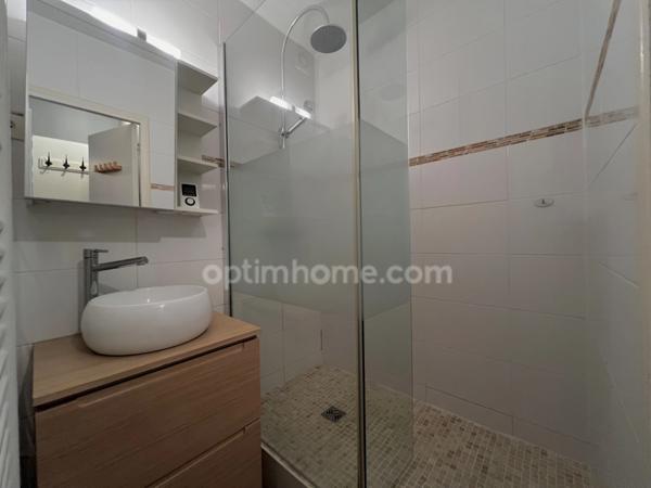 Maison 6 pièces 4/5 chambres, une place de parking, terrasses