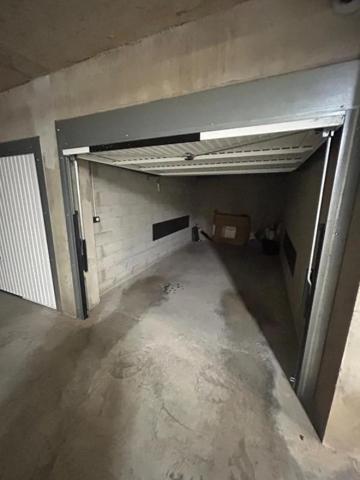 Parking / Box à louer à Sainte-Colombe (69560)