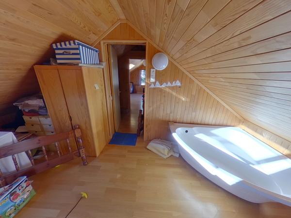 CHALET (A RENOVER) AVEC JARDINET