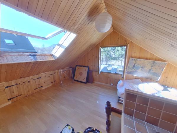 CHALET (A RENOVER) AVEC JARDINET