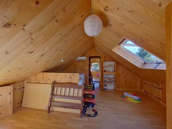 CHALET (A RENOVER) AVEC JARDINET