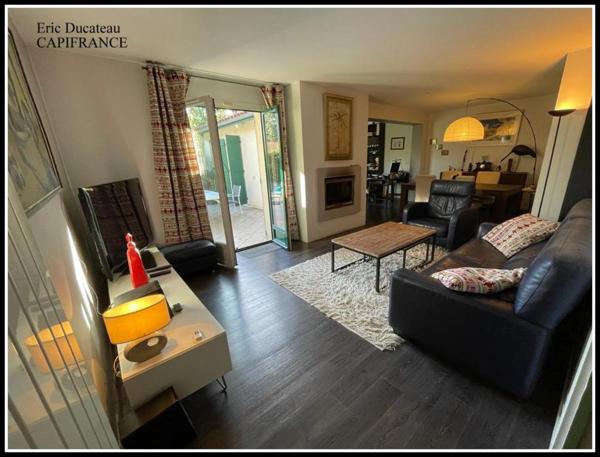 Canejan bourg Dpt 33610, à vendre maison P6, piscine, panneaux photovoltaique