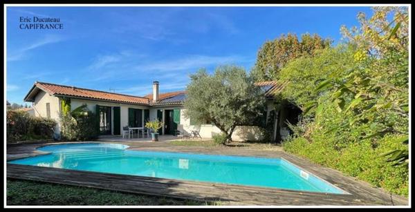 Canejan bourg Dpt 33610, à vendre maison P6, piscine, panneaux photovoltaique