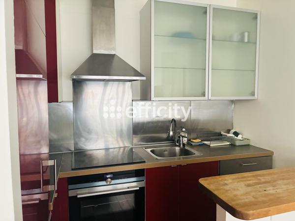 Appartement
         2 pièces
        - 60 m² 595 000 € *