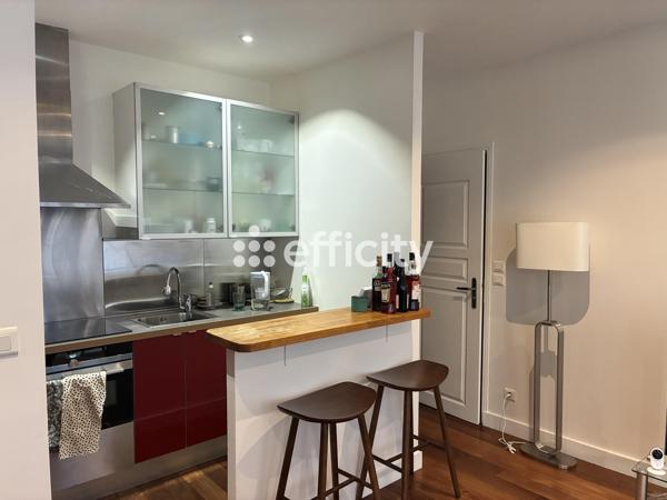 Appartement
         2 pièces
        - 60 m² 595 000 € *