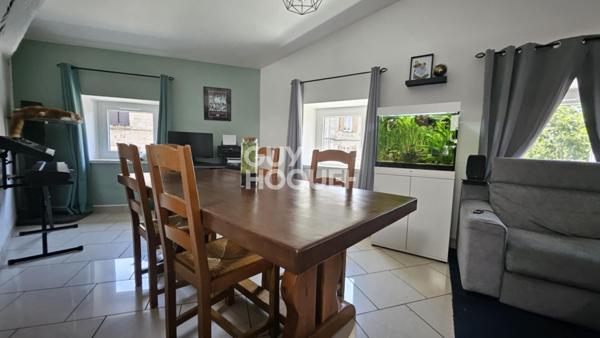 COEUR DU VILLAGE - APPARTEMENT RÉNOVÉ