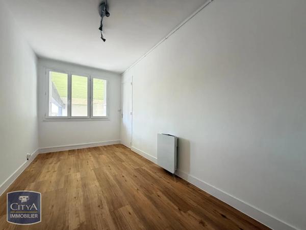 Appartement à louer 2 pièces 44.92m² Saint-Pierre-des-Corps (37700)