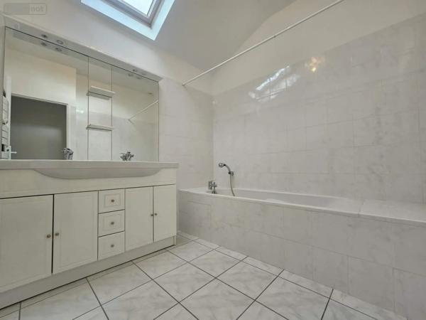 Location - Appartement Feillens 01570 4 pièces 90 m 2
