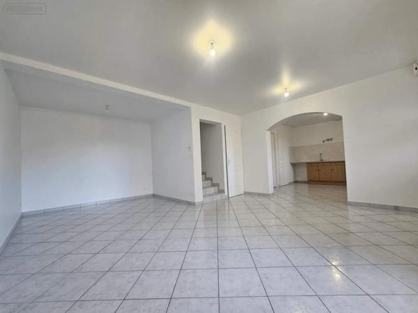 Location - Appartement Feillens 01570 4 pièces 90 m 2