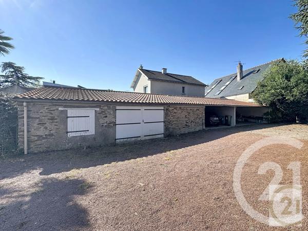 Maison à vendre  8 pièces - 389,43 m 2   THOUARE SUR LOIRE  - 44