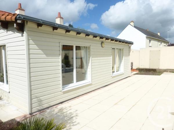 Maison à vendre  8 pièces - 389,43 m 2   THOUARE SUR LOIRE  - 44