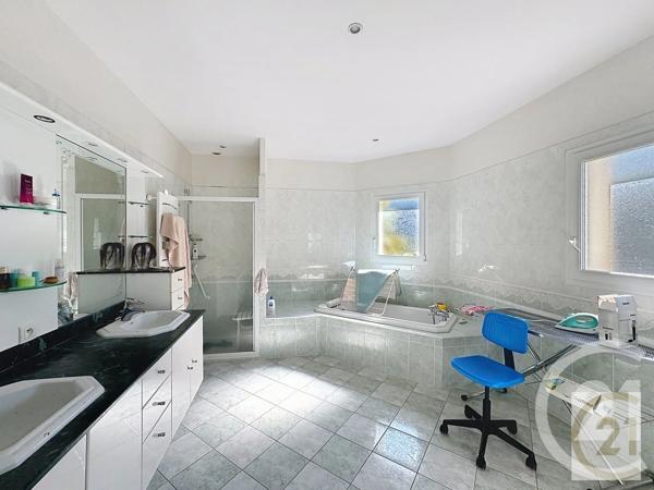 Maison à vendre  8 pièces - 389,43 m 2   THOUARE SUR LOIRE  - 44