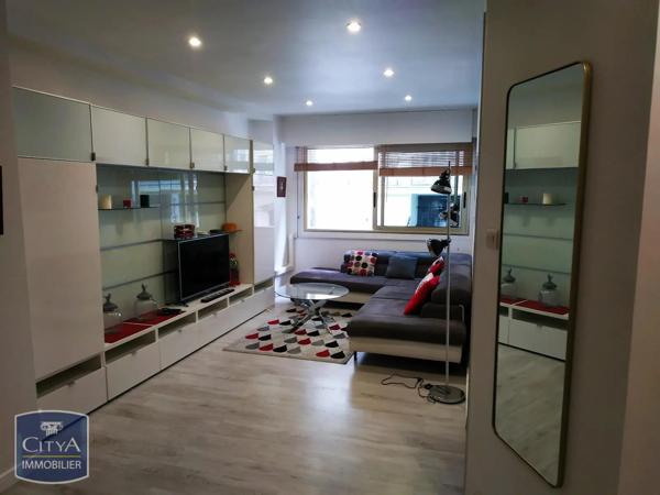 Appartement à louer 2 pièces 52m² Toulon (83000)