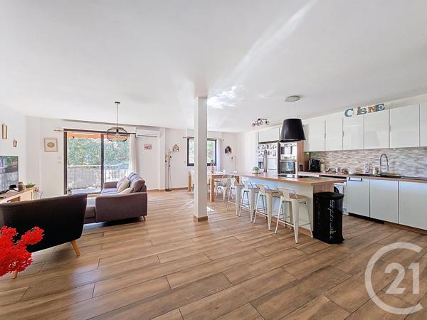 Appartement T4 à vendre  4 pièces - 106,65 m2 MARSEILLE - 13008