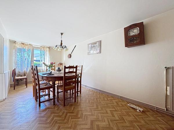 Maison à rénover avec jardin et fort potentiel – Vinzelles